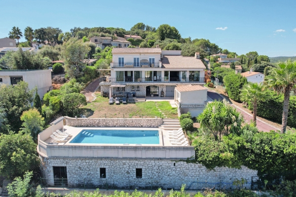 Maison de luxe à vendre à Antibes, 1 575 000 €, Photo 1