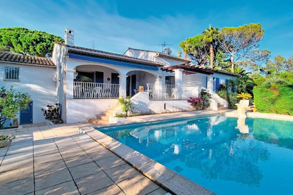 Maison de luxe à vendre à Saint-Raphaël, 988 000 €, Photo 1