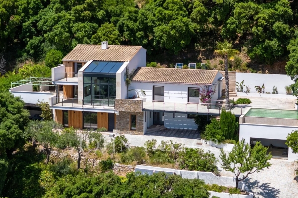 Maison de luxe à vendre à Cavalaire-sur-Mer, 2 490 000 €, Photo 1