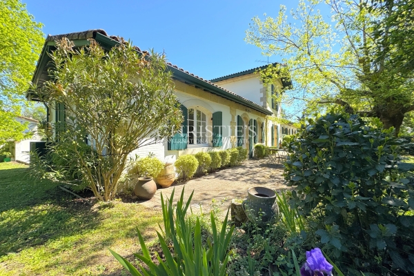 Luxury House for sale in Saint-Georges-de-Didonne, 1 095 000 €, Photo 1