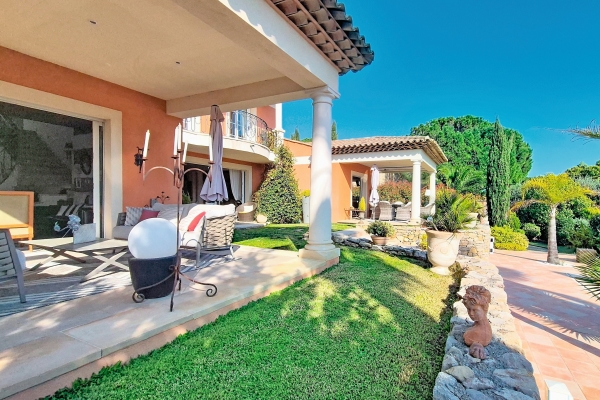 Maison de luxe à vendre à Saint-Raphaël, 1 290 000 €, Photo 2