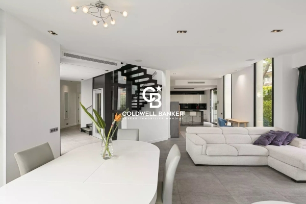 Maison de luxe à vendre à Cagnes-sur-Mer, 2 050 000 €, Photo 2