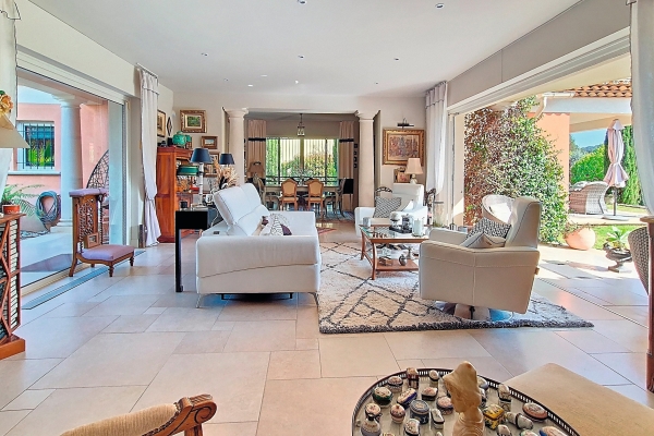 Maison de luxe à vendre à Saint-Raphaël, 1 290 000 €, Photo 3