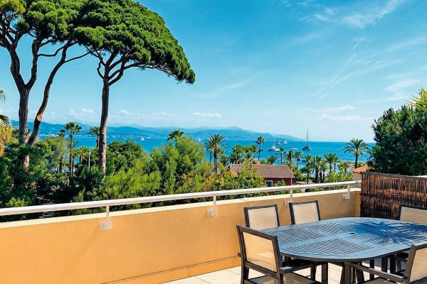 Luxury Apartment for sale in Cap d'Antibes, 970 000 €, Photo 1