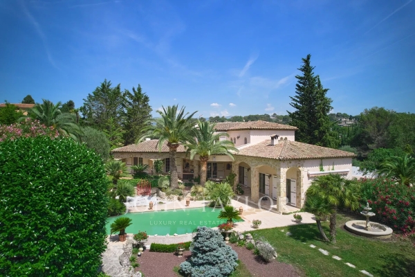 Maison de luxe à vendre à Mougins, 1 840 000 €, Photo 1