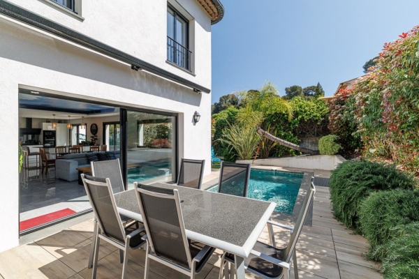 Maison de luxe à vendre à Villeneuve-Loubet, 945 000 €, Photo 1