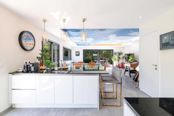 Maison de luxe à vendre à Villeneuve-Loubet, 945 000 €, Photo 3