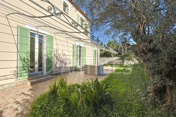 Maison de luxe à vendre à Antibes, 1 440 000 €, Photo 4
