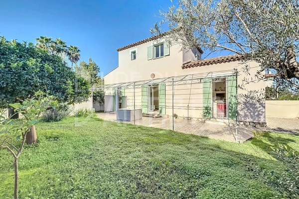 Maison de luxe à vendre à Antibes, 1 440 000 €, Photo 6