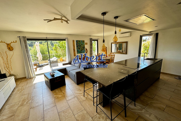 Maison de luxe à vendre à Ollioules, 735 000 €, Photo 1