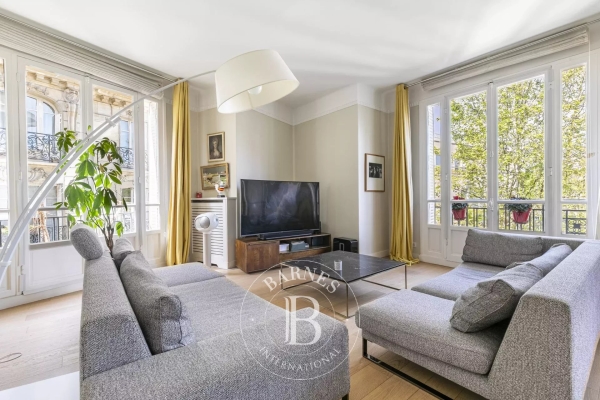 Luxury Apartment for sale in Paris 6Ème, 1 850 000 €, Photo 1