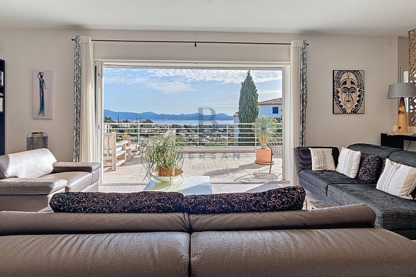 Maison de luxe à vendre à Saint-Aygulf, 1 295 000 €, Photo 3