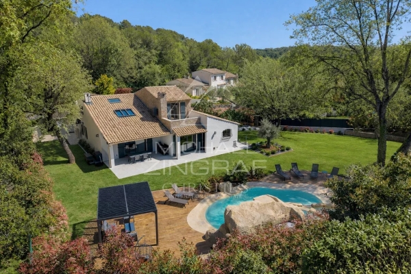 Luxury House for sale in Roquefort-les-Pins, 1 850 000 €, Photo 1