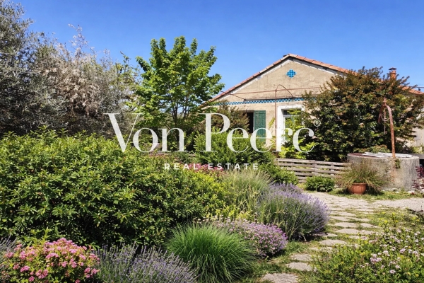 Maison de luxe à vendre à Saint-Rémy-de-Provence, 895 000 €, Photo 1