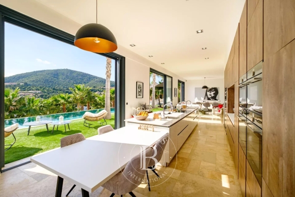 Luxury Apartment for sale in Les Issambres, 2 650 000 €, Photo 3