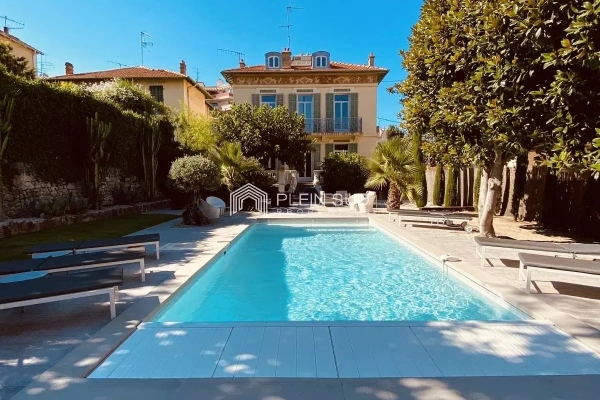 Maison de luxe à vendre à Cannes, 2 240 000 €, Photo 1