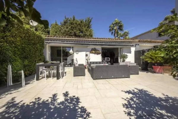 Maison de luxe à vendre à Antibes, 1 250 000 €, Photo 1