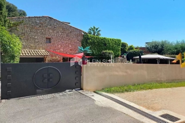 Maison de luxe à vendre à Antibes, 1 250 000 €, Photo 1