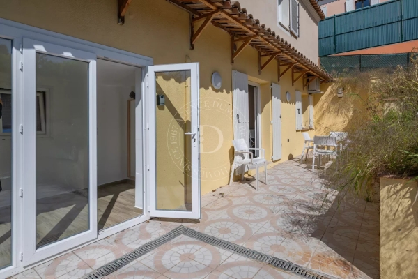 Appartement de luxe à vendre à Saint-Laurent-du-Var, 367 000 €, Photo 1