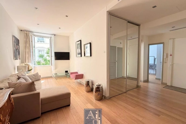 Appartement de luxe à vendre à Cannes, 583 000 €, Photo 1