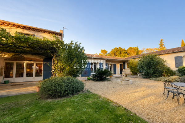 Maison de luxe à vendre à Saint-Rémy-de-Provence, 1 699 000 €, Photo 1