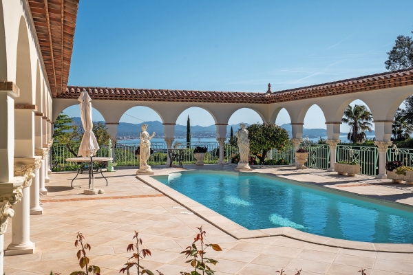 Maison de luxe à vendre à Roquebrune-sur-Argens, 2 590 000 €, Photo 1