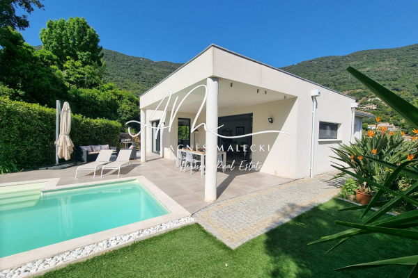 Maison de luxe à vendre à Cavalaire-sur-Mer, 1 095 000 €, Photo 1