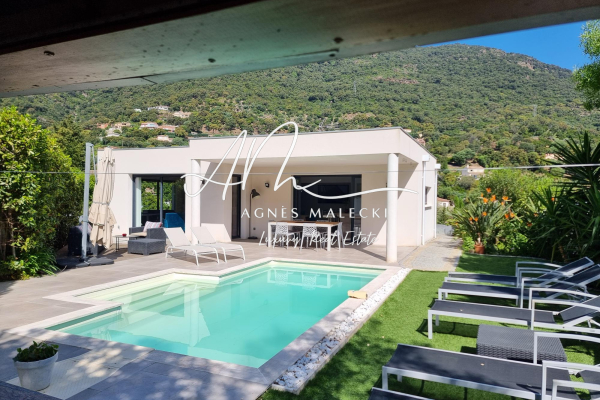 Maison de luxe à vendre à Cavalaire-sur-Mer, 1 095 000 €, Photo 1