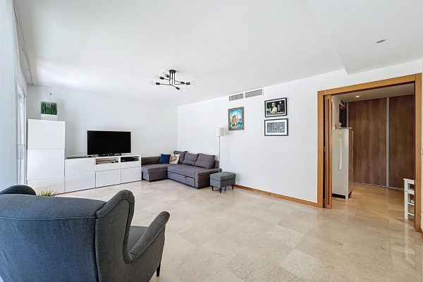 Luxury Apartment for sale in Antibes, 699 000 €, Photo 1