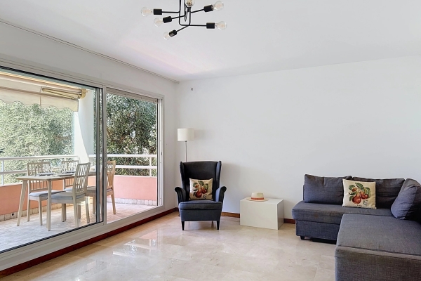 Luxury Apartment for sale in Antibes, 699 000 €, Photo 1