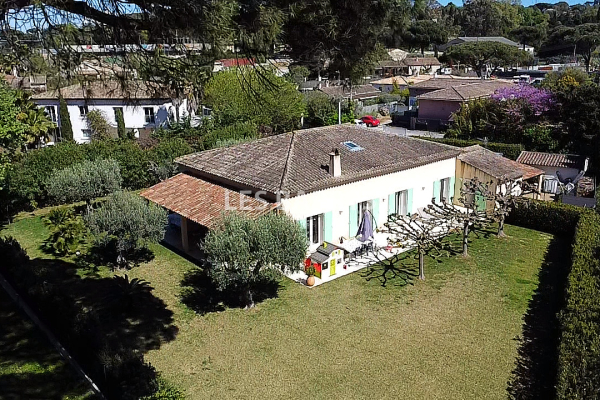 Maison de luxe à vendre à Saint-Tropez, 4 290 000 €, Photo 2