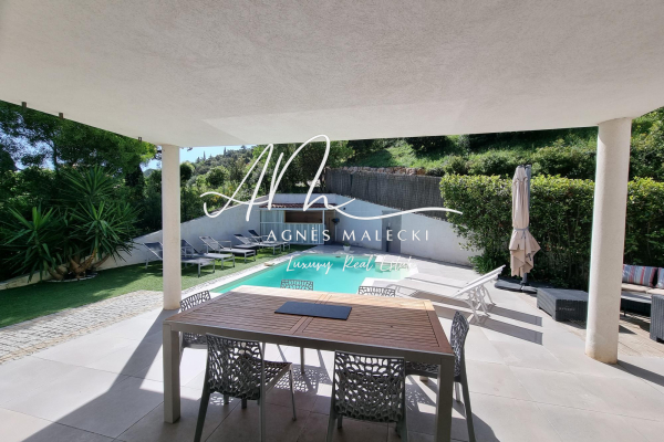 Luxury House for sale in Cavalaire-sur-Mer, 1 095 000 €, Photo 2
