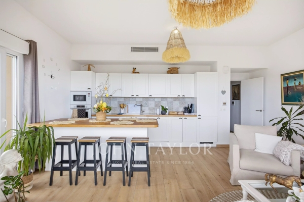 Luxury Apartment for sale in Villeneuve-Loubet, 514 000 €, Photo 3