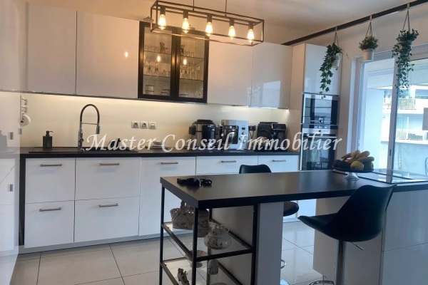 Luxury Apartment for sale in Cannes, 599 000 €, Photo 3
