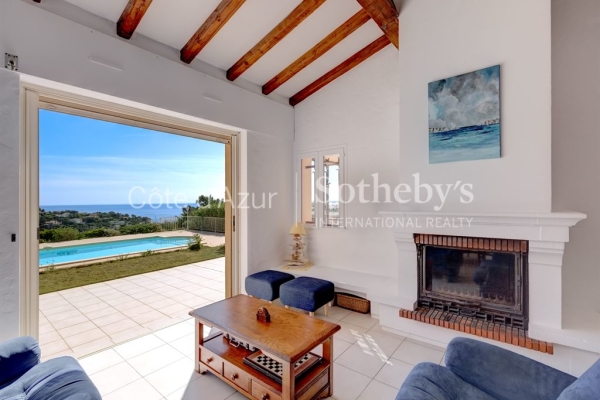 Maison de luxe à vendre à Les Issambres, 1 265 000 €, Photo 1