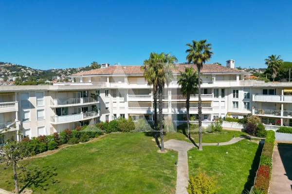 Appartement de luxe à vendre à Le Golfe Juan, 250 000 €, Photo 1