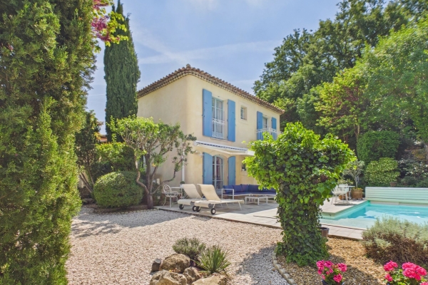 Maison de luxe à vendre à Aix-en-Provence, 1 200 000 €, Photo 1