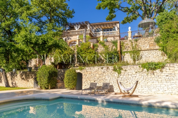 Maison de luxe à vendre à Robion, 1 350 000 €, Photo 1