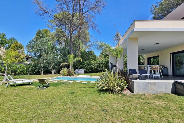 Luxury House for sale in Valbonne, 2 100 000 €, Photo 2