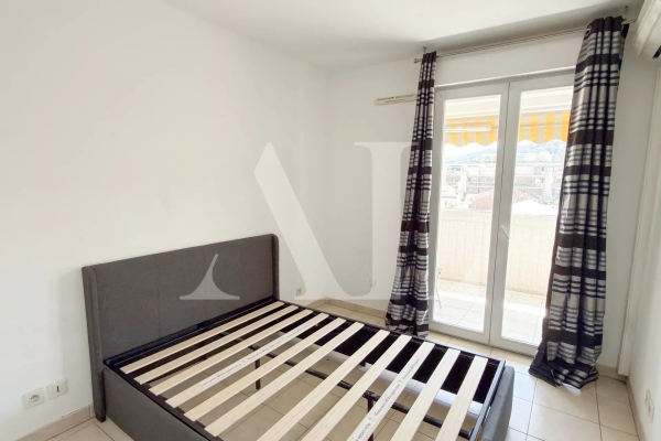 Appartement de luxe à vendre à Le Golfe Juan, 250 000 €, Photo 5