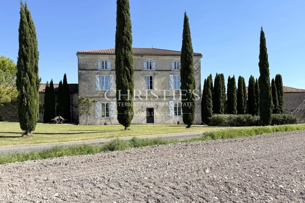 Luxury House for sale in Barbezieux Saint Hilaire, 975 000 €, Photo 2