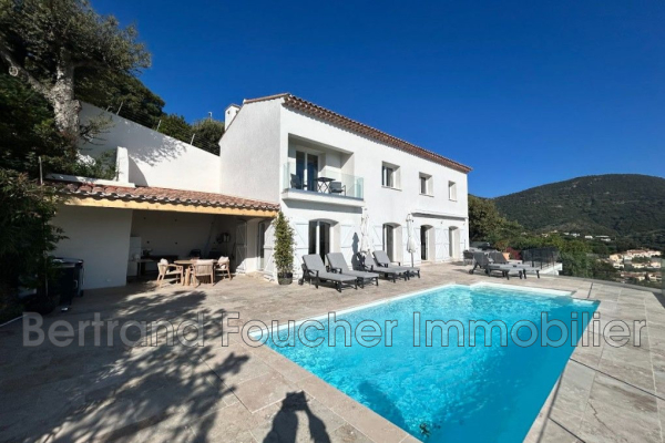 Maison de luxe à vendre à Cavalaire-sur-Mer, 2 150 000 €, Photo 1