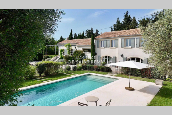 Maison de luxe à vendre à Saint Étienne-du-Grès, 1 600 000 €, Photo 1