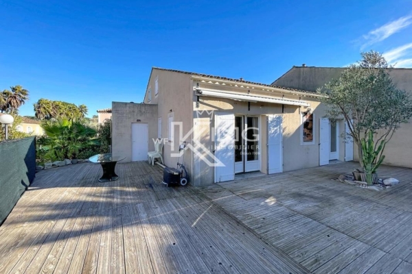 Maison de luxe à vendre à Fréjus, 377 000 €, Photo 1