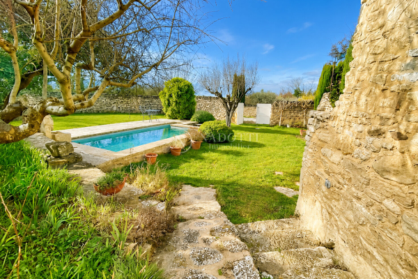 Maison de luxe à vendre à Gordes, 995 000 €, Photo 2