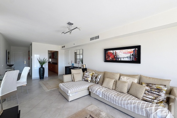 Luxury Apartment for sale in Cannes, 742 000 €, Photo 4