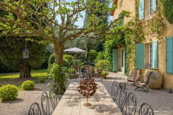Maison de luxe à vendre à Grasse, 2 150 000 €, Photo 1
