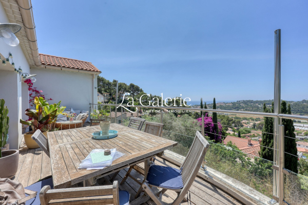 Appartement de luxe à vendre à Carqueiranne, 770 000 €, Photo 1