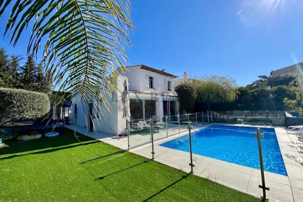 Maison de luxe à vendre à Villeneuve-Loubet, 1 695 000 €, Photo 1