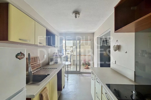Luxury Apartment for sale in Antibes, 395 000 €, Photo 3